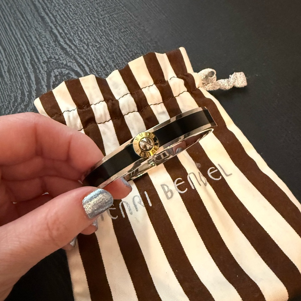 Henri Bendel Miss Bendel Petite Enamel Bangle